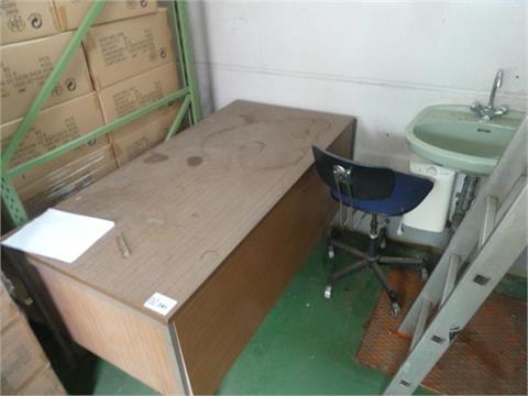 kleiner Schreibtisch